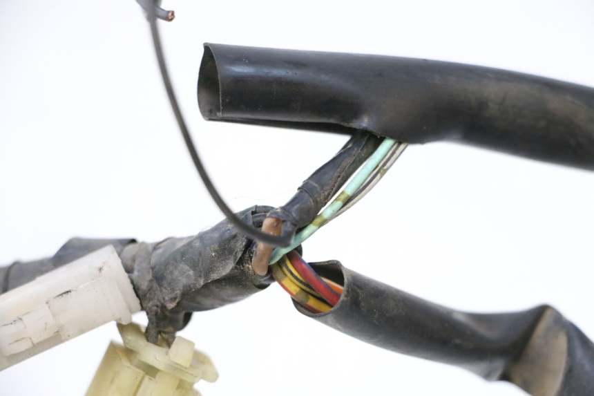photo de WIRE HARNESS SUZUKI GSR 600 (2005 - 2012) - Technical close-up