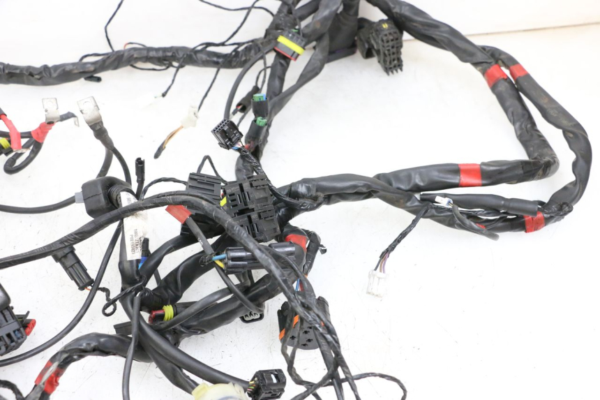 photo de WIRE HARNESS PIAGGIO MP3 HPE 350 (2018 - 2020) - Distinctive features
