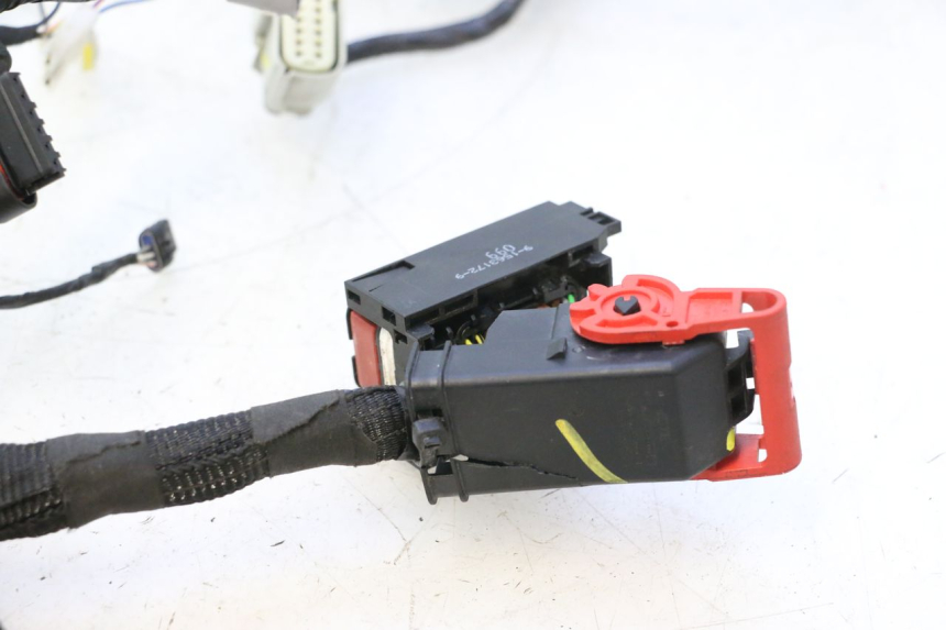 photo de WIRE HARNESS PIAGGIO MP3 HPE 530 (2022 - 2026) - Detailed visual inspection