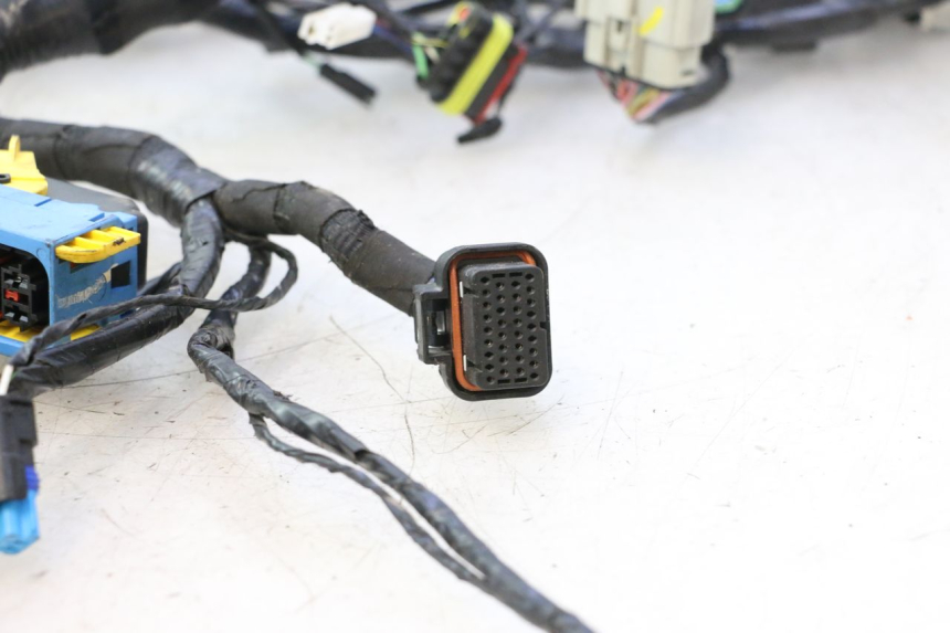 photo de WIRE HARNESS PIAGGIO MP3 HPE 530 (2022 - 2026) - Checked used part