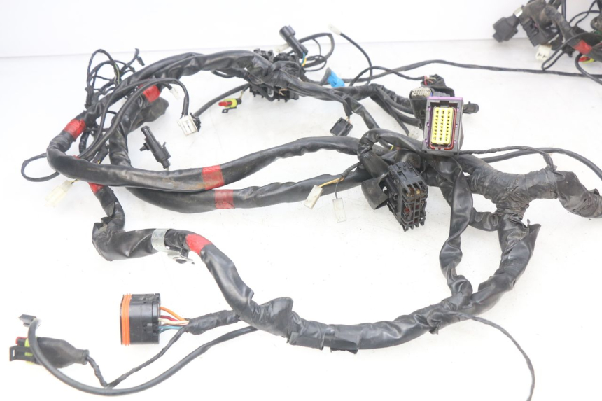 photo de WIRING HARNESS PIAGGIO MP3 500 (2014 - 2017) - Surface and material condition