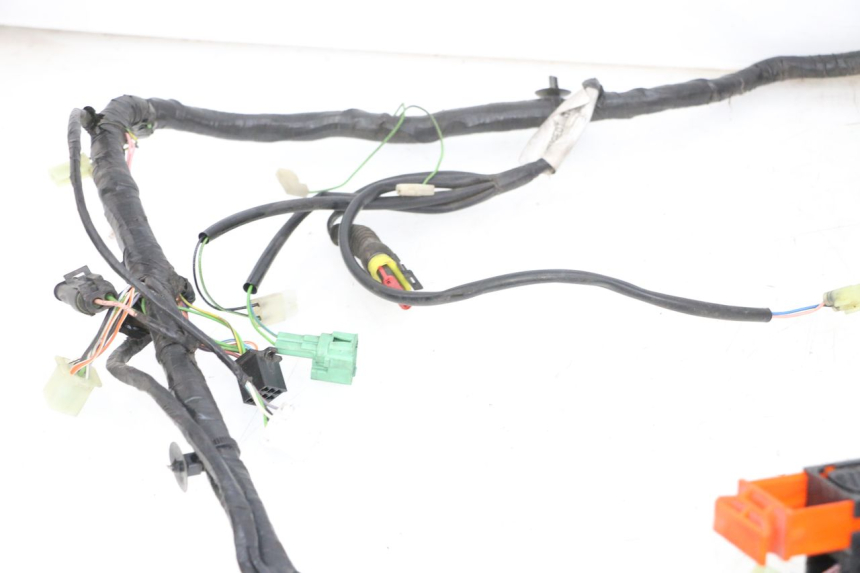 photo de WIRE HARNESS PEUGEOT SATELIS 125 (2013 - 2018) - Focus on structure