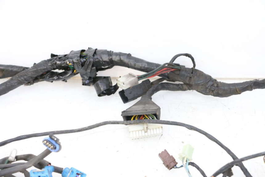 photo de WIRE HARNESS PEUGEOT SATELIS COMPRESSOR K15 125 (2006 - 2009) - Distinctive features