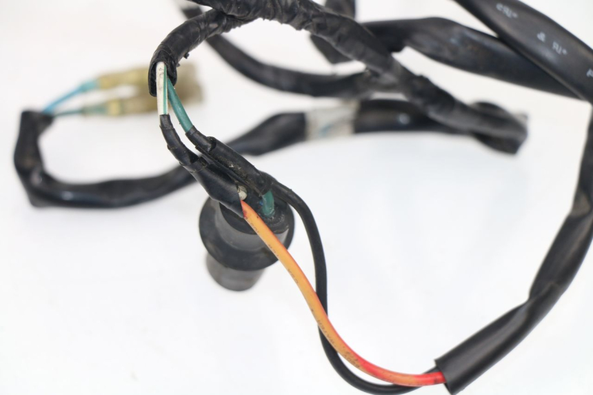 photo de HEADLIGHT WIRE HARNESS HONDA CBR R 125 (2011 - 2016) - Alternative perspective