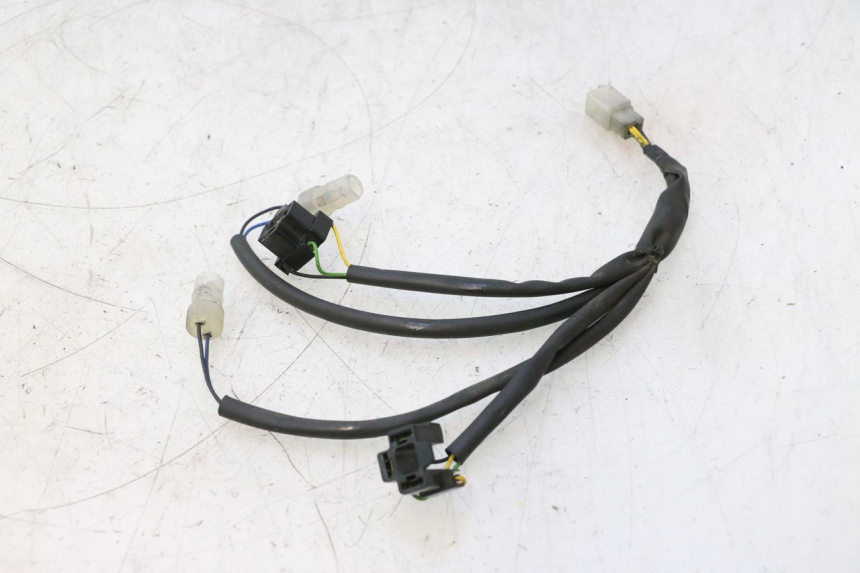 photo de HEADLIGHT HARNESS YAMAHA XMAX X-MAX 125 (2006 - 2009) - Zoom on usage condition