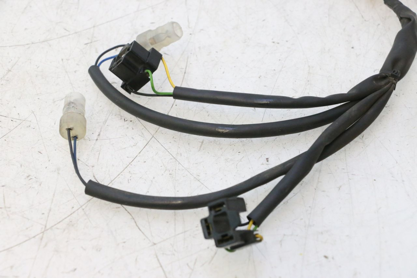 photo de HEADLIGHT HARNESS YAMAHA XMAX X-MAX 125 (2006 - 2009) - Alternative perspective