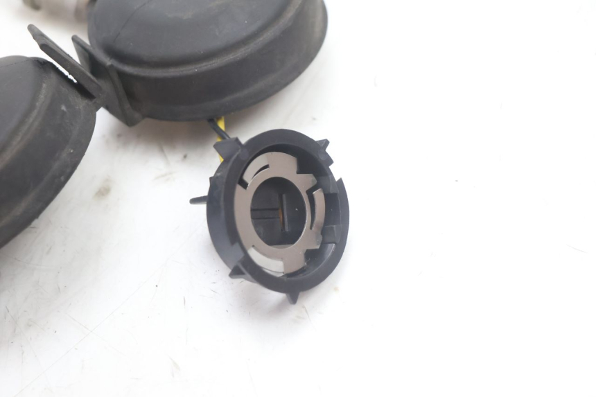 photo de HEADLIGHT WIRE HARNESS YAMAHA YP MAJESTY 125 (2007 - 2010) - Fixing points details