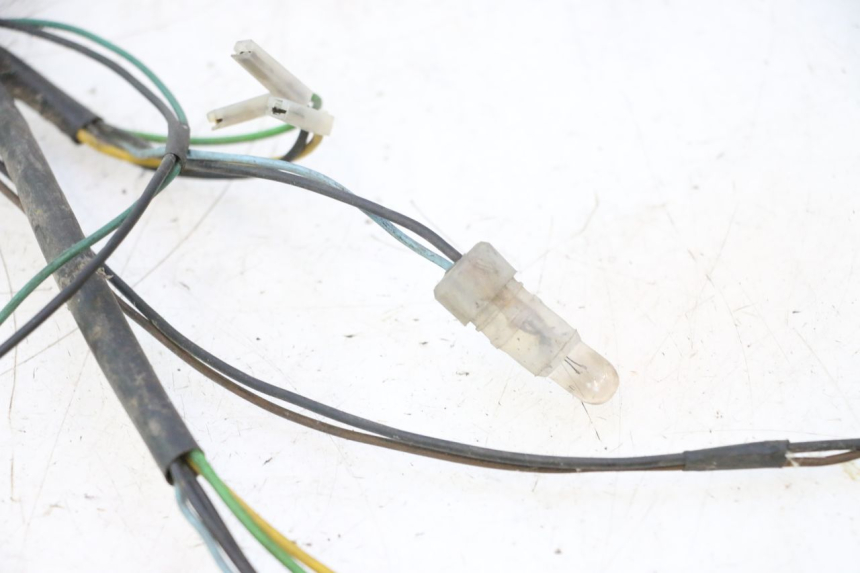 photo de HEADLIGHT WIRE HARNESS YAMAHA YP MAJESTY 125 (2002 - 2006) - Technical close-up