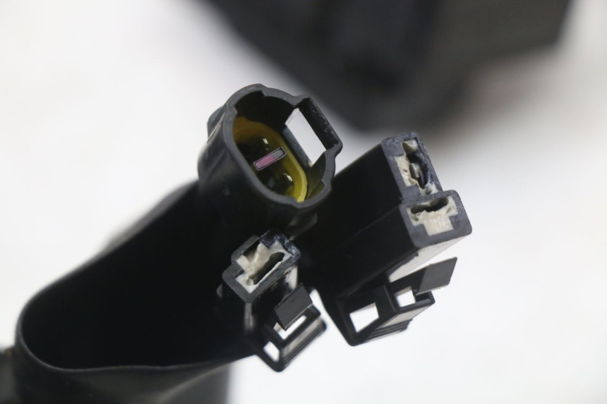 photo de WIRE HARNESS ROYAL ENFIELD SCRAM 411 (2022 - 2024) - Checked used part