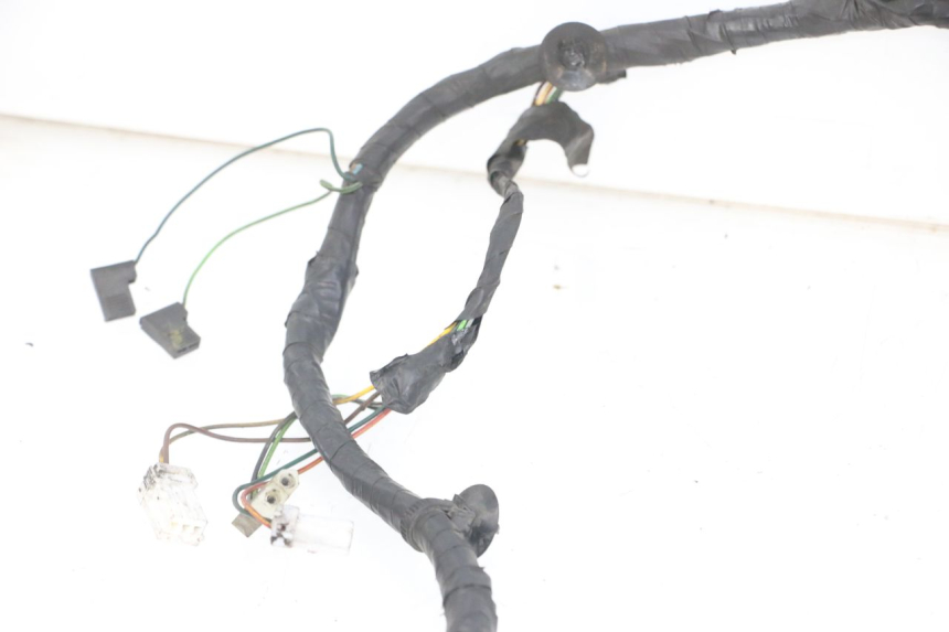 photo de WIRE HARNESS PEUGEOT SATELIS COMPRESSOR K15 125 (2006 - 2009) - Detailed visual inspection