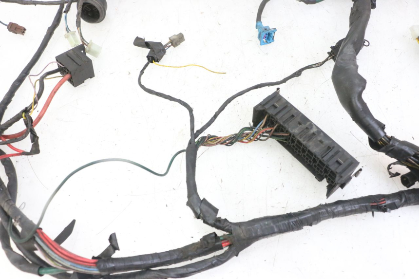 photo de WIRE HARNESS PEUGEOT SATELIS COMPRESSOR K15 125 (2006 - 2009) - Fixing points details
