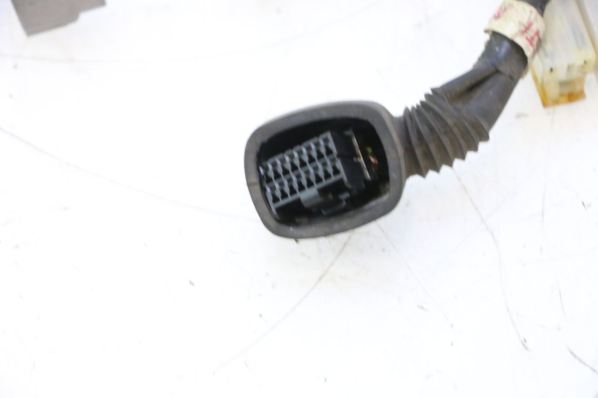 photo de FRONT FAIRING WIRE HARNESS YAMAHA FJR 1300 (2001 - 2005) - Markings and original references