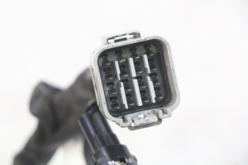 photo de HEADLIGHT WIRING HARNESS YAMAHA MT ABS 125 (2014 - 2018) - Zoom on usage condition