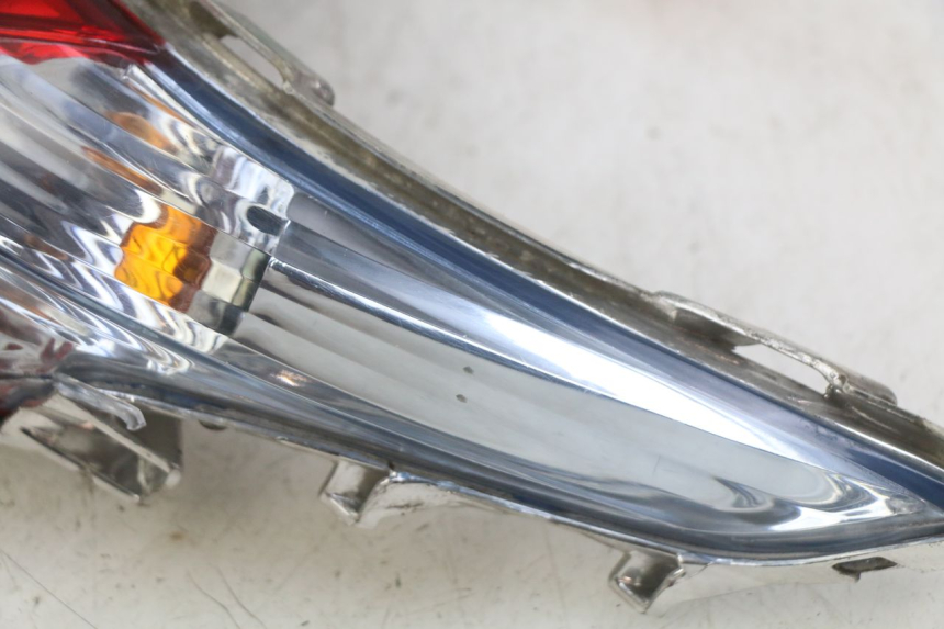 photo de REAR LIGHT KYMCO AGILITY 16+ 4T 50 (2018 - 2023) - Fixing points details