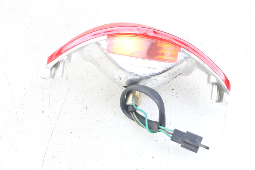 photo de REAR LIGHT KYMCO AGILITY 4T 50 (2018 - 2022) - Fixing points details