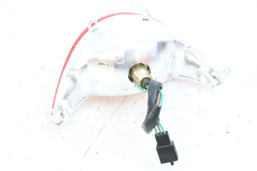 photo de REAR LIGHT KYMCO AGILITY 4T 50 (2018 - 2022) - Fixing points details
