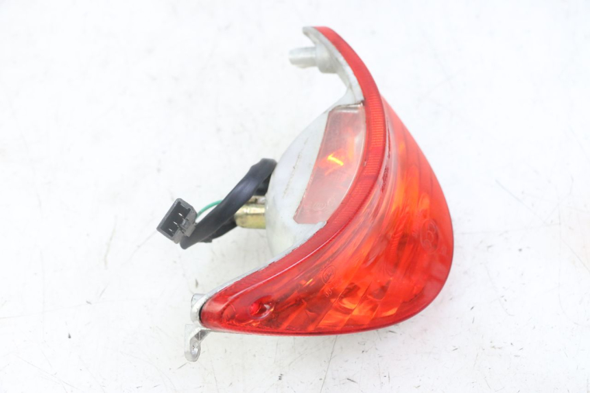 photo de REAR LIGHT KYMCO AGILITY 4T 50 (2005 - 2018) - Fixing points details