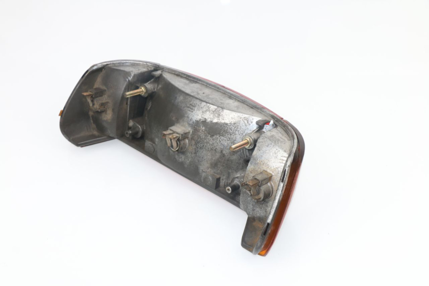 photo de TAIL LIGHT APRILIA AMICO 50 (1992 - 1995) - Fixing points details