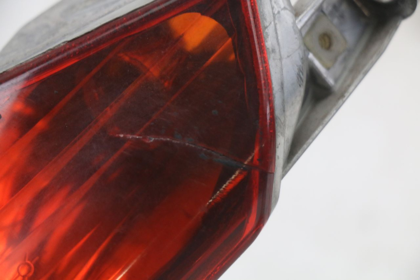 photo de TAIL LIGHT PIAGGIO BEVERLY 125 (1998 - 2005) - Alternative perspective