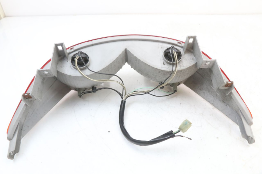 photo de REAR LIGHT SUZUKI BURGMAN 125 (2007 - 2014) - Surface and material condition