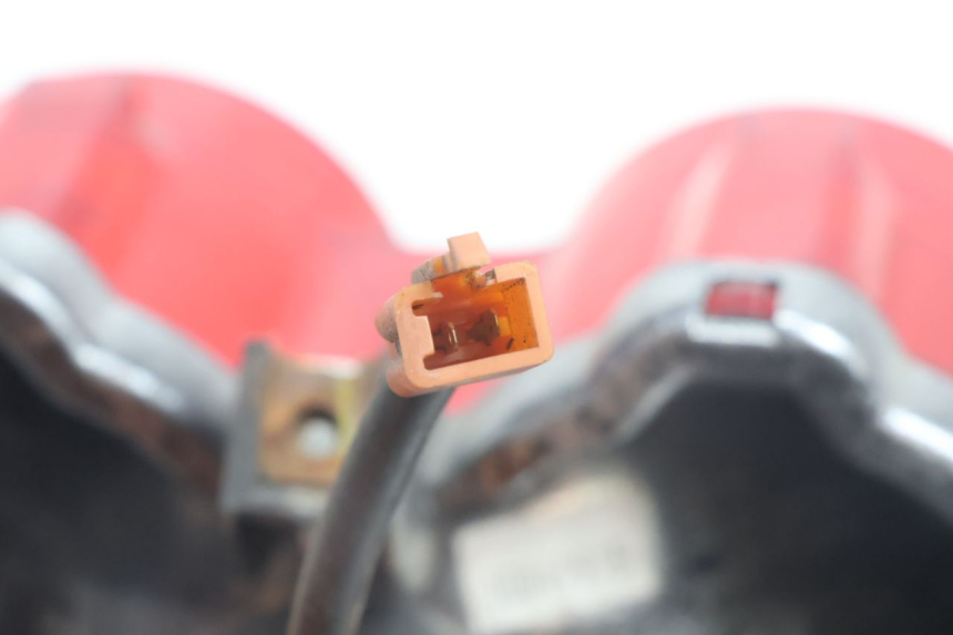 photo de REAR LIGHT YAMAHA BW'S BWS 125 (2010 - 2013) - Fixing points details