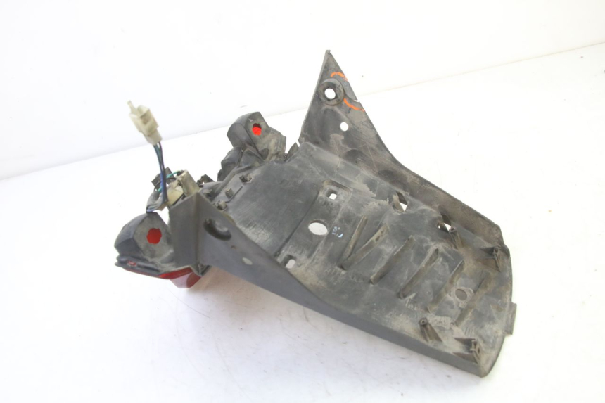 photo de TAIL LIGHT YAMAHA BW'S 100 (1999 - 2002) - Surface and material condition