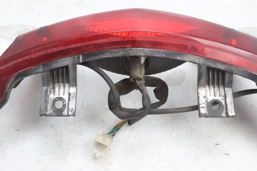 photo de REAR LIGHT PEUGEOT CITYSTAR 125 (2011 - 2017) - Fixing points details