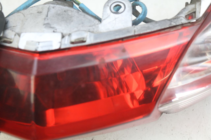 photo de REAR LIGHT KYMCO DINK STREET 125 (2009 - 2014) - Surface and material condition