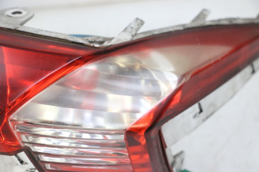 photo de REAR LIGHT KYMCO DINK STREET 125 (2009 - 2014) - Detailed visual inspection