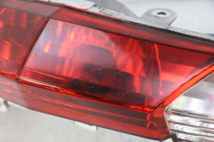 photo de REAR LIGHT KYMCO DINK STREET 125 (2009 - 2014) - Focus on structure
