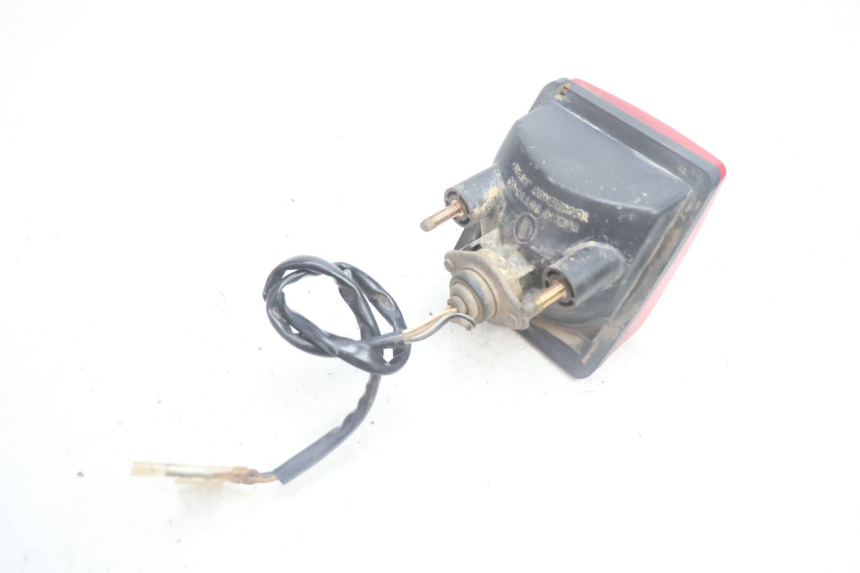 photo de TAIL LIGHT SUZUKI DR S 600 (1985 - 1989) - Fixing points details
