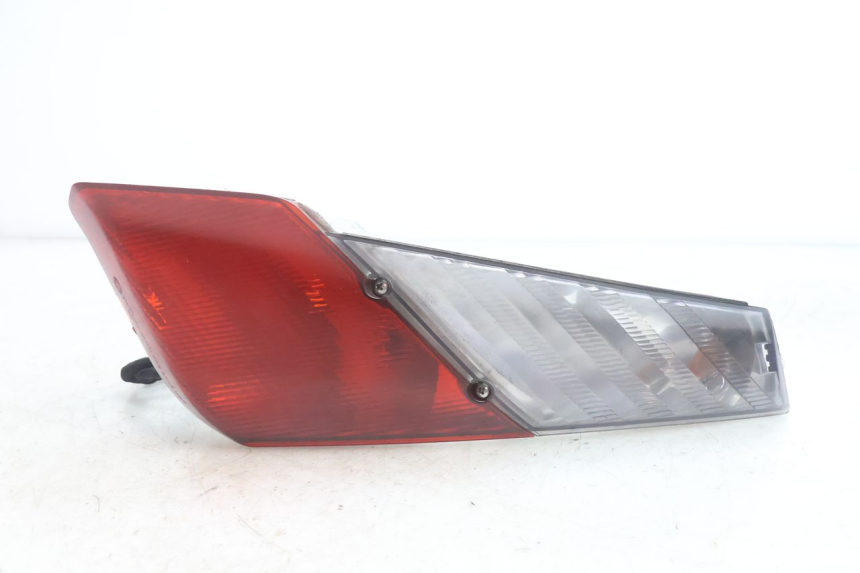 photo de RIGHT TAIL LIGHT APRILIA ATLANTIC S 125 (2010 - 2013) - Alternative perspective