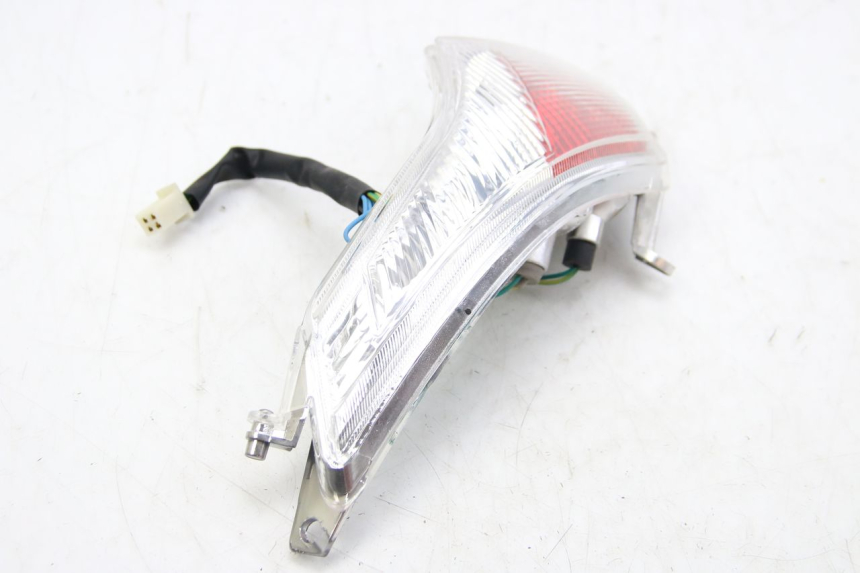 photo de RIGHT REAR LIGHT PEUGEOT E-VIVACITY 1 (2012 - 2018) - Zoom on usage condition