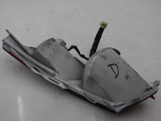 photo de RIGHT TAIL LIGHT HONDA FES PANTHEON 125 (2003 - 2007) - Technical close-up