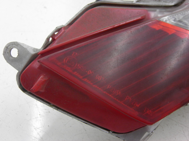 photo de RIGHT TAIL LIGHT HONDA FES PANTHEON 125 (2003 - 2007) - Surface and material condition