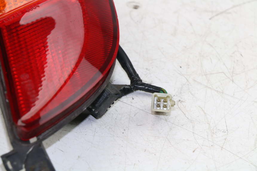 photo de RIGHT TAIL LIGHT HONDA FES PANTHEON 125 (1998 - 2002) - Fixing points details