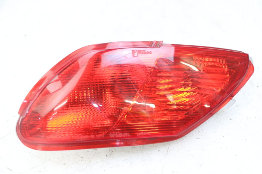 photo de RIGHT TAIL LIGHT PIAGGIO MP3 LT 300 (2010 - 2016) - Main view