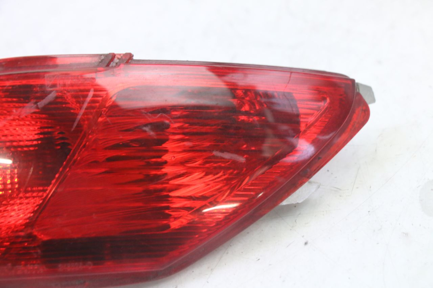 photo de RIGHT TAIL LIGHT PIAGGIO MP3 LT 300 (2010 - 2016) - Zoom on usage condition