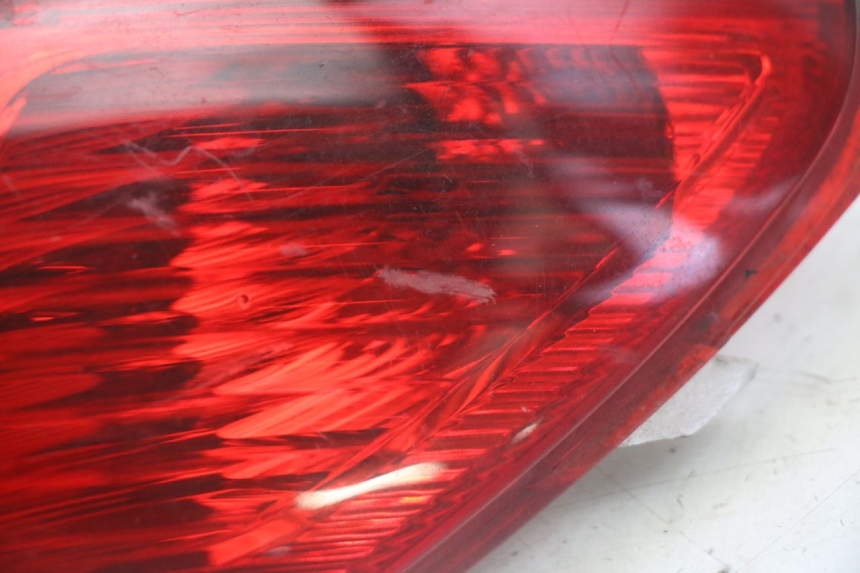 photo de RIGHT TAIL LIGHT PIAGGIO MP3 LT 300 (2010 - 2016) - Technical close-up