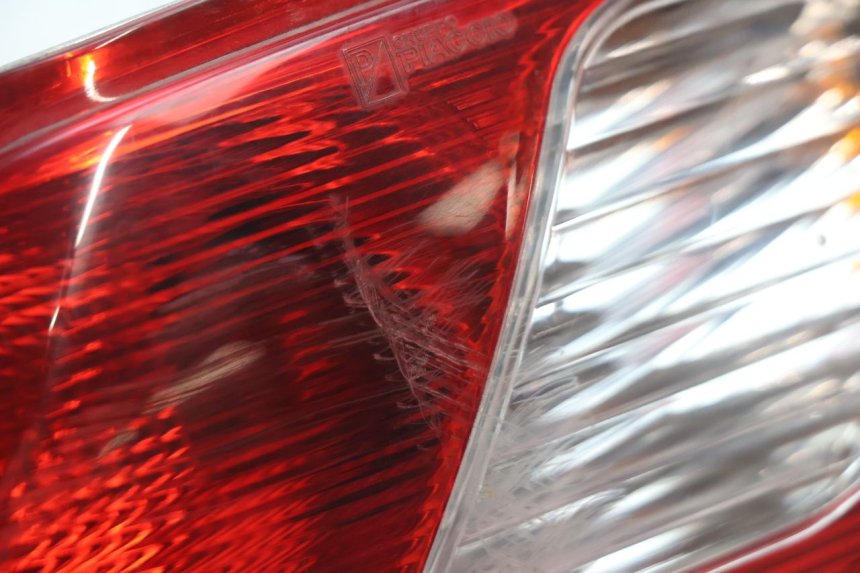 photo de RIGHT TAIL LIGHT PIAGGIO MP3 LT 300 (2010 - 2016) - Zoom on usage condition