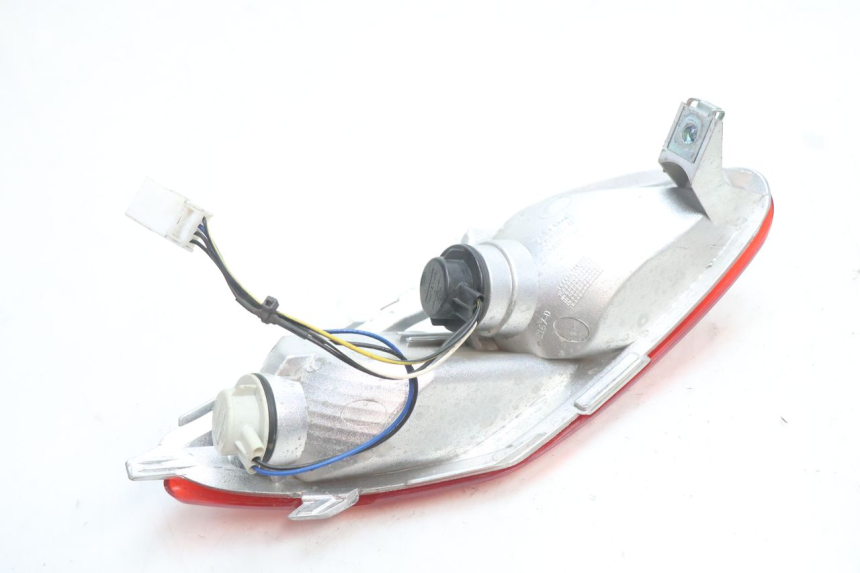 photo de RIGHT TAIL LIGHT PIAGGIO MP3 LT 300 (2010 - 2016) - Surface and material condition