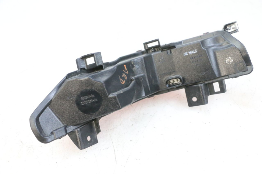 photo de RIGHT TAIL LIGHT PIAGGIO MP3 500 (2016 - 2018) - Surface and material condition