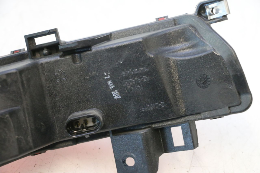 photo de RIGHT TAIL LIGHT PIAGGIO MP3 500 (2016 - 2018) - Alternative perspective