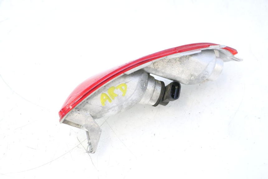 photo de RIGHT REAR LIGHT PIAGGIO MP3 500 (2011 - 2015) - Alternative perspective