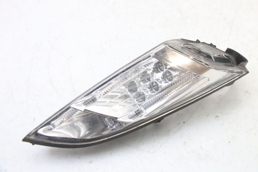 photo de RIGHT TAIL LIGHT PEUGEOT SATELIS 125 (2013 - 2018) - Alternative perspective