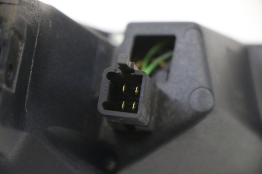 photo de RIGHT TAIL LIGHT PEUGEOT SATELIS COMPRESSOR K15 125 (2006 - 2009) - Fixing points details