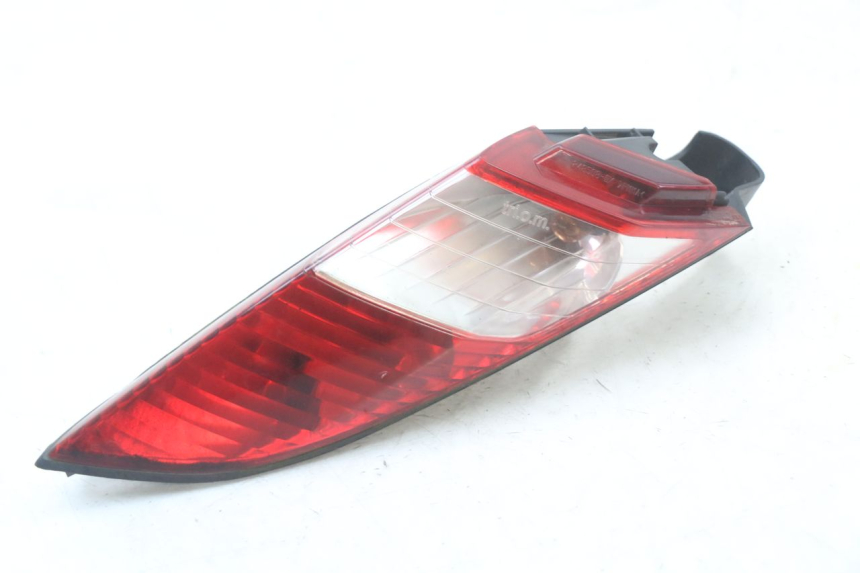 photo de RIGHT REAR LIGHT PEUGEOT SATELIS 125 (2010 - 2012) - Alternative perspective