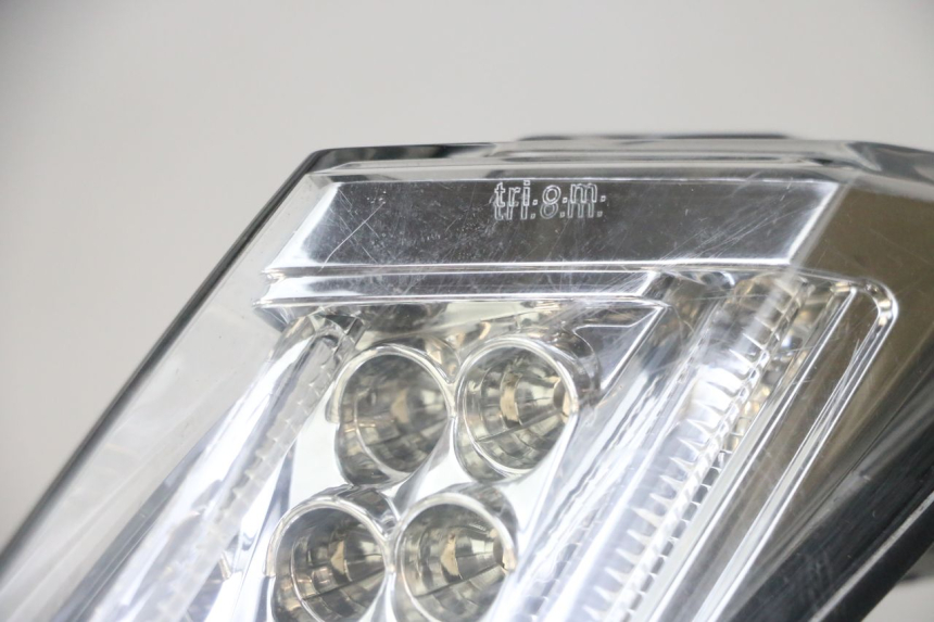 photo de RIGHT TAIL LIGHT PEUGEOT SATELIS 125 (2013 - 2018) - Fixing points details