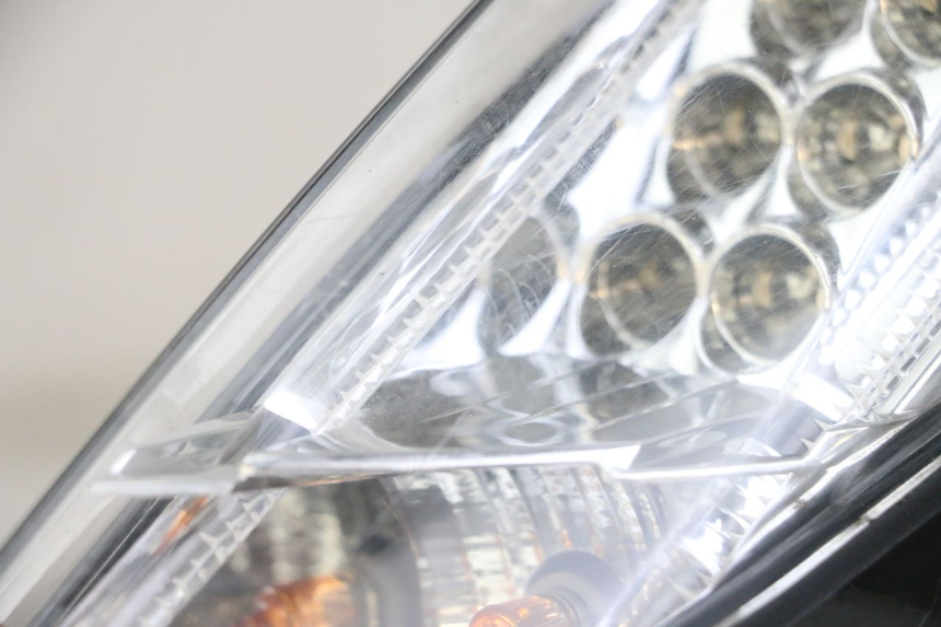 photo de RIGHT TAIL LIGHT PEUGEOT SATELIS 125 (2013 - 2018) - Surface and material condition