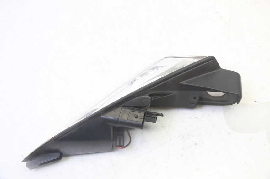 photo de RIGHT TAIL LIGHT PEUGEOT SATELIS 125 (2013 - 2018) - Technical close-up